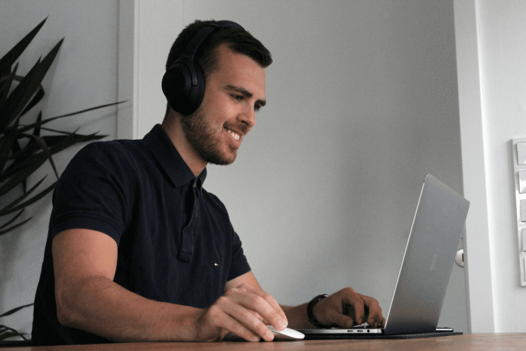 man receiving iva advice online